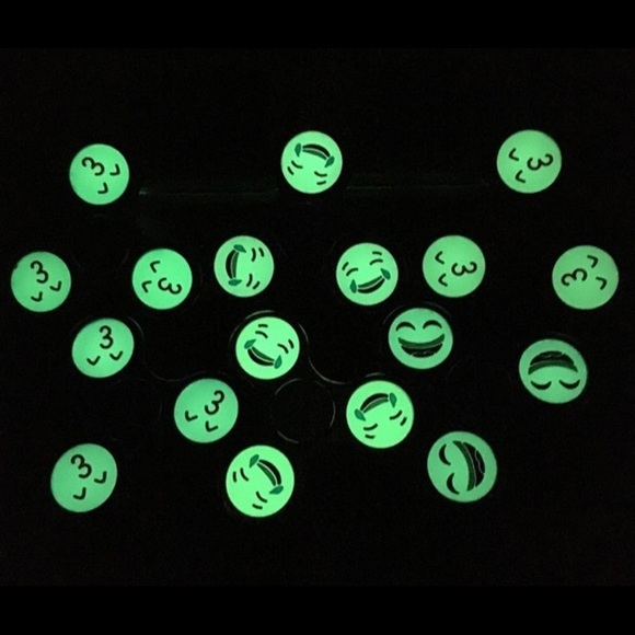 2 - Emoji Hand Spinner Fidget - Picture 2 of 3